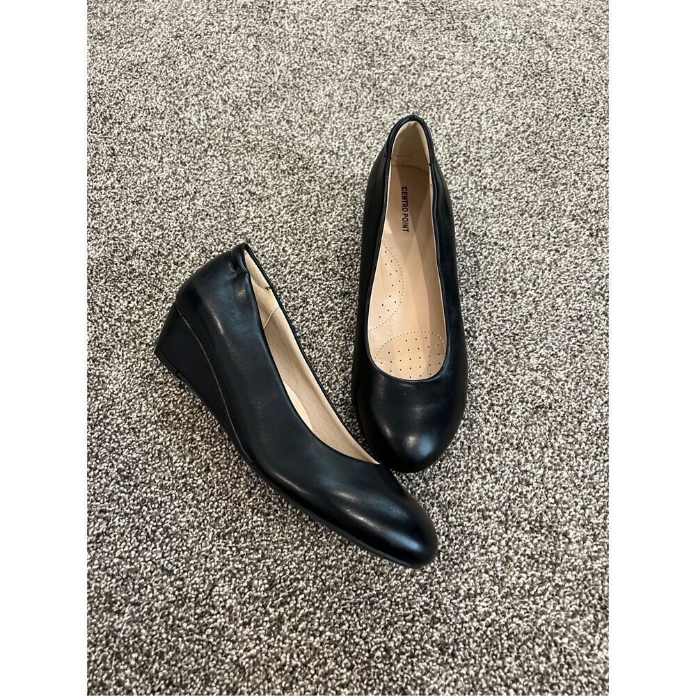 CentroPoint women’s size 9 wedge heel slip ons